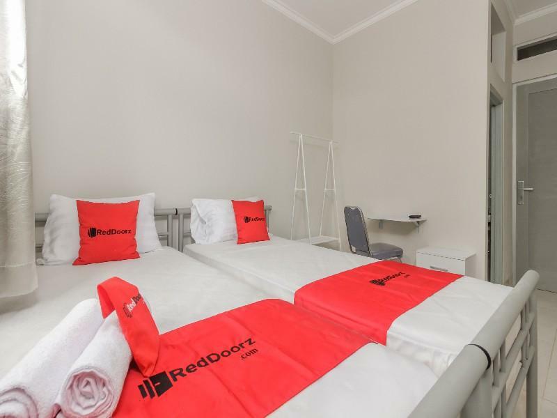 Reddoorz @ Cipete Raya Ξενοδοχείο Τζακάρτα Εξωτερικό φωτογραφία